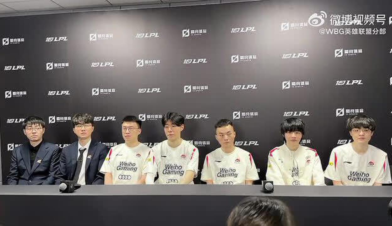 在禁区附近 在禁区附近